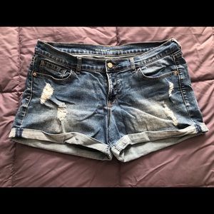 WOMENS OLD NAVY BOYFRIEND SHORTS